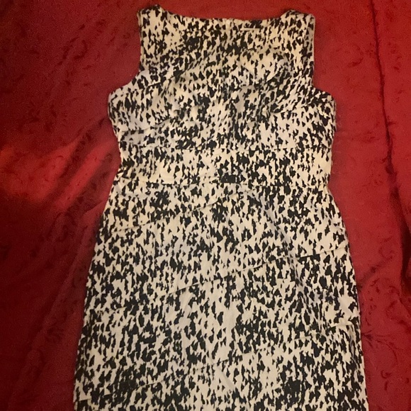 Dress in tiers by Calvin Klein Size 8 - Picture 2 of 7